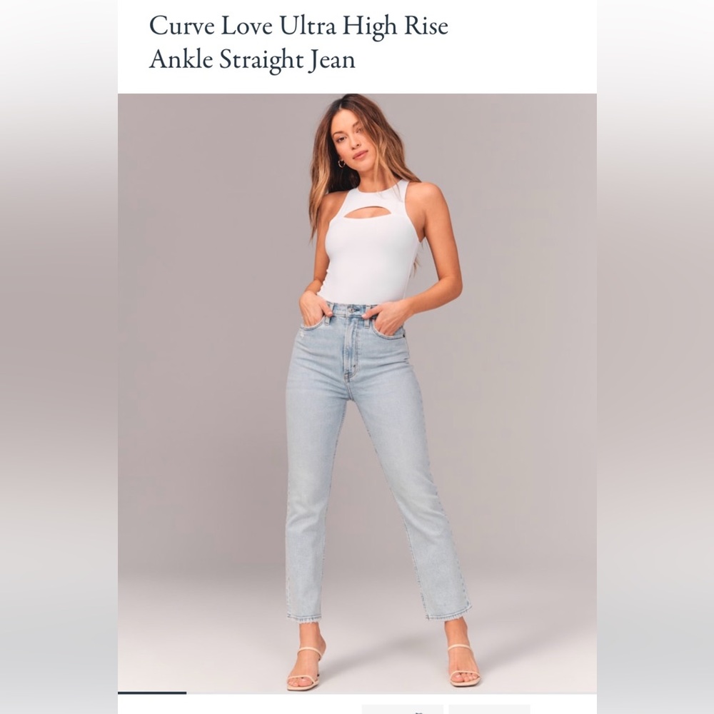 Abercrombie Curve Love Ultra High Rise
Ankle Straight Jean